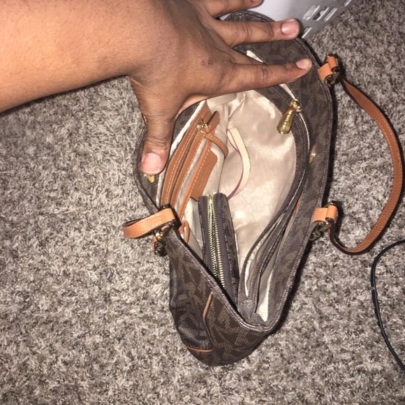 Purse - Picture 3 of 5